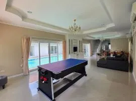 Toongklom Talman Pool Villa 4BR at Pattaya