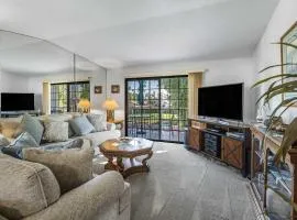 Stylish Condo with Private Pool & & Panoramic View