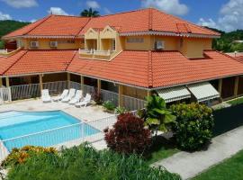 Maison en résidence privée avec piscine accès plage