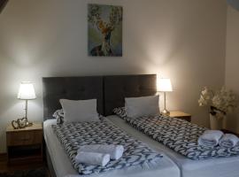 Árnyas Panzió Gödöllő, B&B in Gödöllő