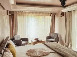 Townhouse by Rustic Expeditions
