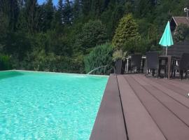 Haus Sieben - Singer Lydia