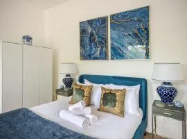 Elegant 2BR Ground-Floor Teddington Flat Modern Comfort