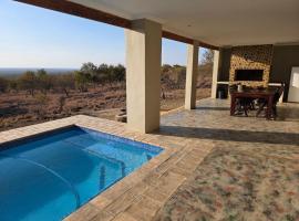 Klipdrift Sands Game Lodge, hotel in Dinokeng Game Reserve