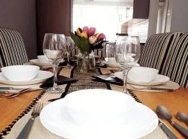 Comfy 3-Bed Home in Luton by Stayfolk, Ideal for Contractors & Groups - Sleeps 7