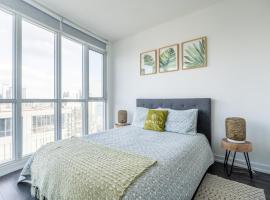 48th Floor CN Tower and Lake Ontario View 1 Bedroom plus Den Condo Iceboat Terrace Downtown Toronto, t&aacute;rsash&aacute;zi lak&aacute;s Toront&oacute;ban