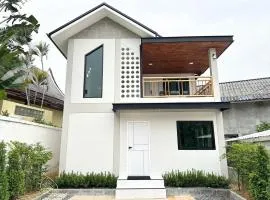 Freeda House Bang Tao Beach - Near Muay Thai Gym