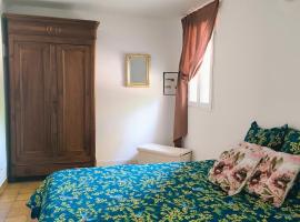 Auravignon, Hotel in Sorgues