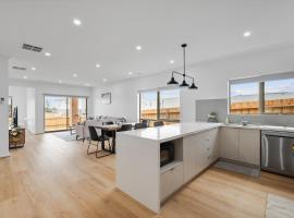 Modern Family Home Near Phillip Island, San Remo, ξενοδοχείο σε San Remo