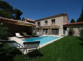 Air-conditioned villa heated pool Alpilles, sleeps 8 LS1-456