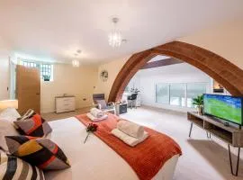 Southsea Landmark Luxury – Walking Distance to the Beach