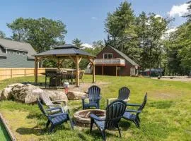 Twin Pines Retreat - Lake, Firepit and Games