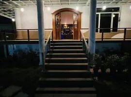 Crestwood Homestay