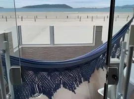 01 - Apto Pé na Areia - Sacada na Praia