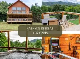 Riverside Cabin with Mountain View, Hot tub and Gameroom