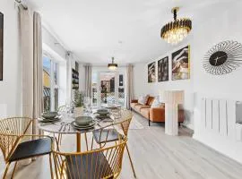 Brand New Luxurious 2bed Apartment by AYMONS HAVEN