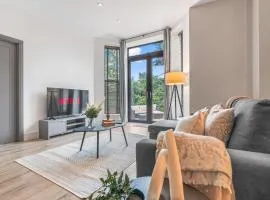 Luxury 2 Bed Terraced Apartment In Slough