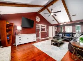 Spacious 4BR Getaway in Cypress with Style