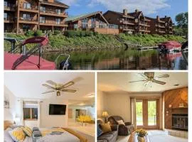 UpperDells Riverfront Jacuzzi, Pool and Hot Tub