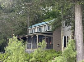 Island Retreat, Beach & Dock, Winnipesaukee, Hotel in Meredith