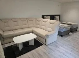 1-Zimmer Woh Souterrainwohnung