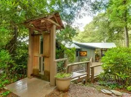 Tranquil Highlands Cottage with Fire Pit and Stream!