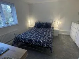 1 Bed-Sleeps 4-Garden-Free Parking