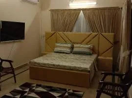 Royal one cottage
