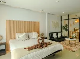 Sala Loft - Spacious King Bed - 4K SmartTV