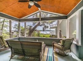 NEW LISTING! Views of Intracoastal Waterway - Sleep 4, hotel in Port Royal