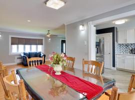5 Mi to Dtwn Newark Hillside Vacation Rental, hotel v destinaci Hillside