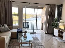 Luxury Lakeview Retreat