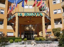 Hotel La Ruota, ξενοδοχείο σε Pianfei