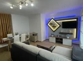 Colinas Home by Montijo Lux & Design Apartment