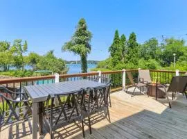 Canoes and Dock Waterfront Retreat on Lake Beulah!