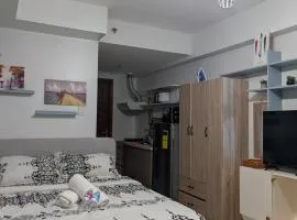 09T2 Chic Corners, Studio w Balcony, Horizons 101