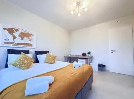 Bright 2BR flat w free parking&outdoor space