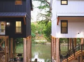 White & Black House 8br River