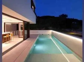 Stunning Design Villa with large private Pool 30sqm