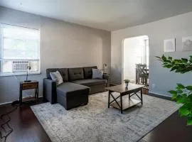Relaxed 2BR Apt in Moraine with Office Space and Washer & Dryer