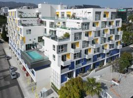House of Hoops Luxe 2 Bed Condo in Hollywood, ξενοδοχείο στο Λος Άντζελες