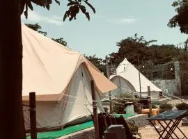 Tháng Tư Glamping