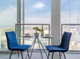 Birmingham Rotunda View by Bull Ring with Free Parking