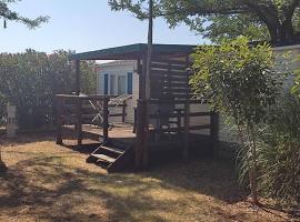 Mobil home 4 personnes avec terrasse à Anduze - API-1-52-471, ξενοδοχείο σε Anduze