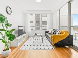 Central Apartment w Pool, Gym n Free Parking, hotel u gradu Braddon