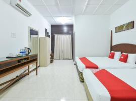 Hotel O Asiacamp Resort National Park Kuala Tahan, hotel em Jerantut