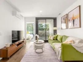 Modern CBD Stay w 2 Car Spaces,Super Central