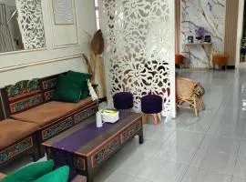 Taman Salak Homestay -5BR Entire House