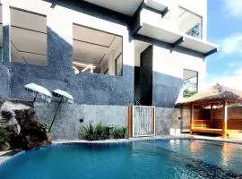 Urbanview Golden Barbie near Jawa Timur Park 2