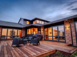 Karapiti Lodge - Stunning Rural Getaway, hotel in Horohoro